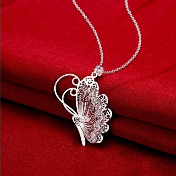 ❤️4 for $20 Sale❤️ Silver butterfly necklace - Picture 2 of 4